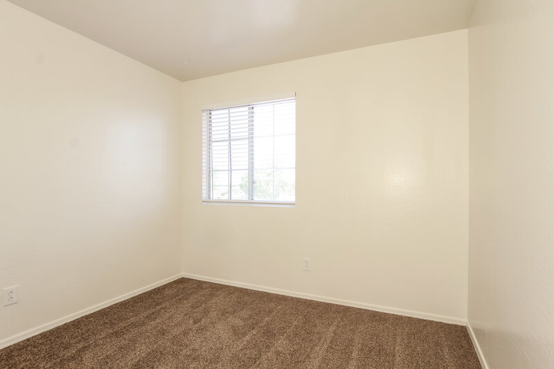 2,120/Mo, 11239 W Campbell Ave Phoenix, AZ 85037 Bedroom View 3