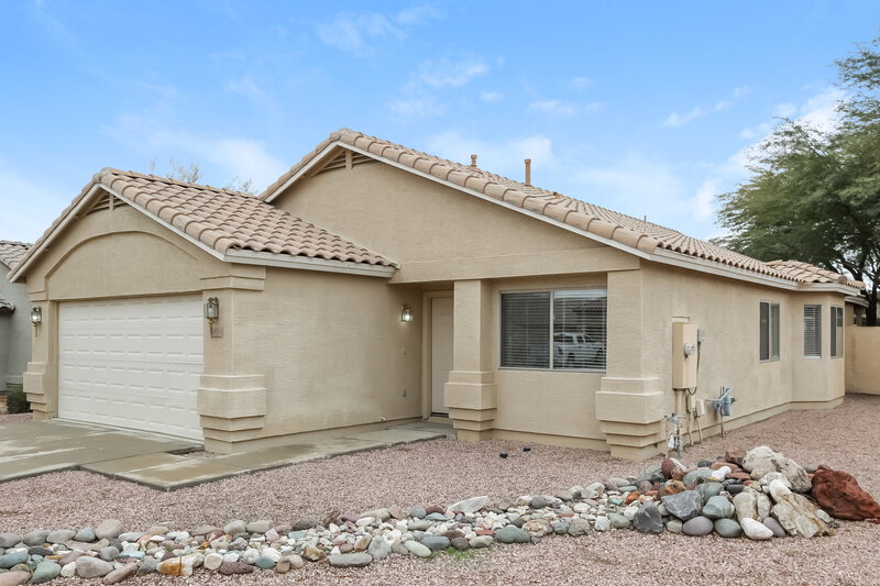2,075/Mo, 13833 W Bola Dr Surprise, AZ 85374 Front View