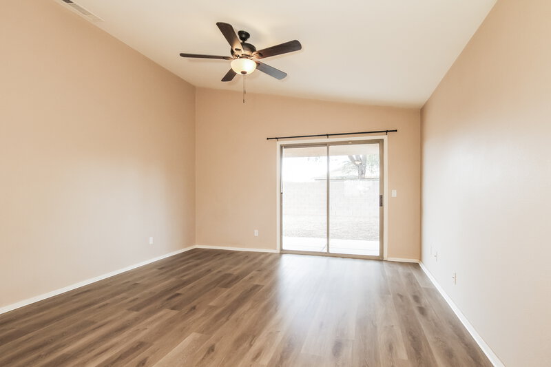 1,950/Mo, 13833 W Bola Dr Surprise, AZ 85374 Family Room View