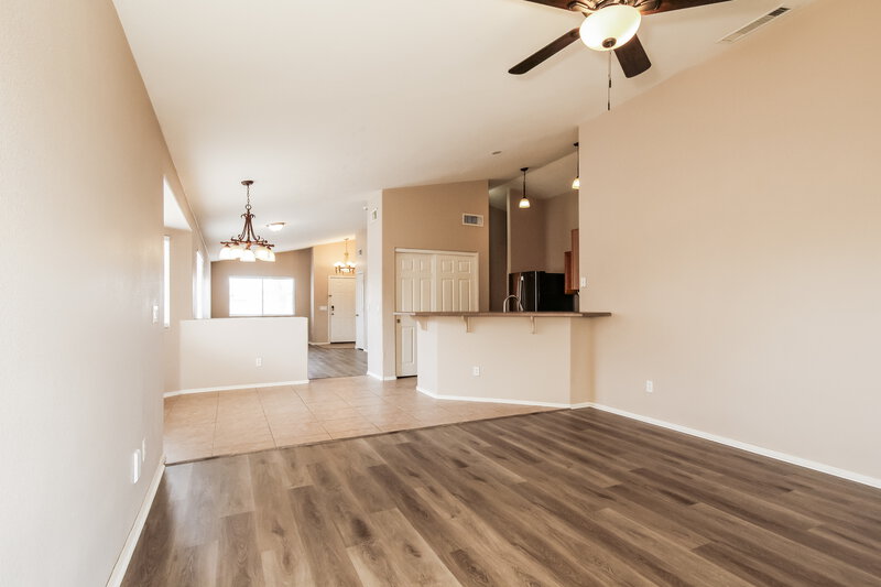 1,950/Mo, 13833 W Bola Dr Surprise, AZ 85374 Family Room View 2
