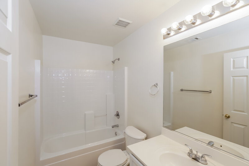 2,075/Mo, 13833 W Bola Dr Surprise, AZ 85374 Bathroom View