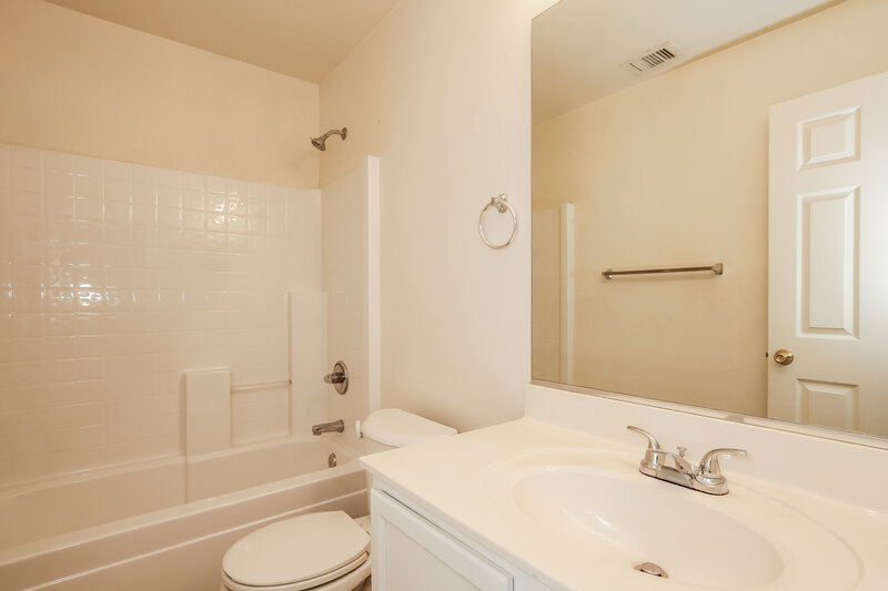 1,950/Mo, 13833 W Bola Dr Surprise, AZ 85374 Bathroom View