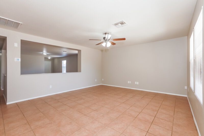 2,180/Mo, 11225 E Quicksilver Ave Mesa, AZ 85212 Family Room View 2