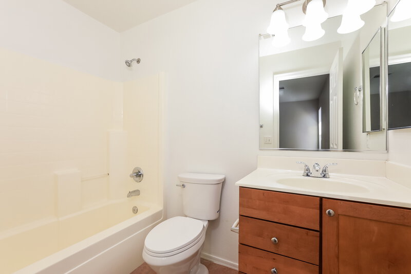 2,180/Mo, 11225 E Quicksilver Ave Mesa, AZ 85212 Main Bathroom View