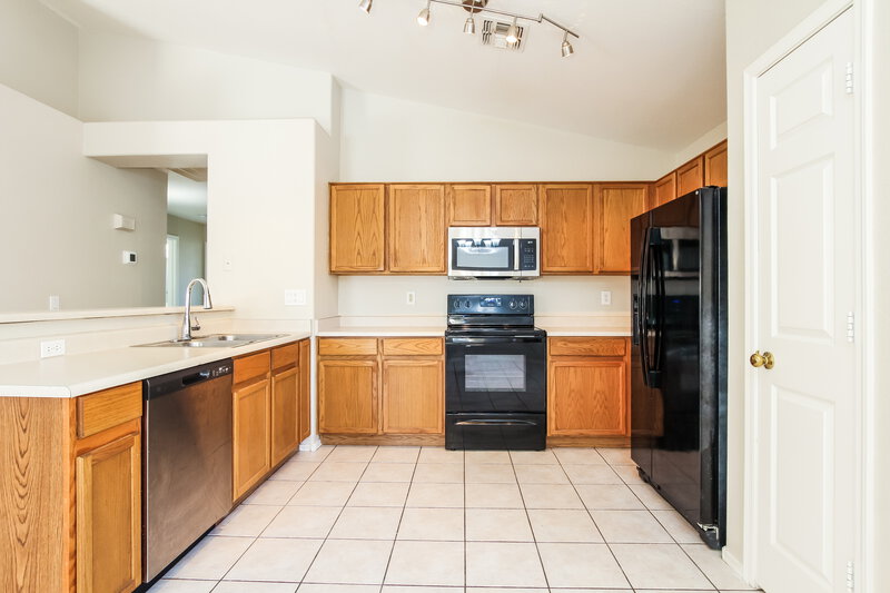 2,050/Mo, 3319 W Louise Dr Phoenix, AZ 85027 Kitchen View
