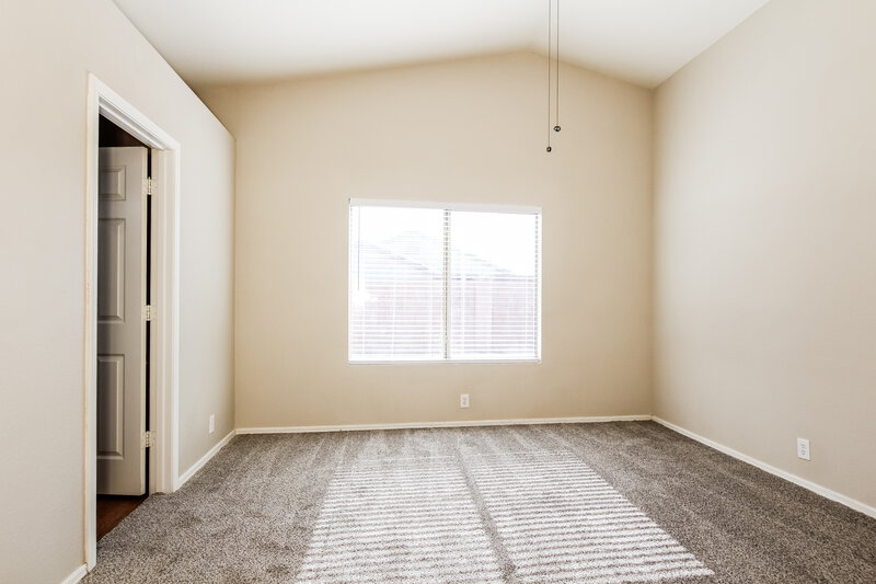 2,050/Mo, 3319 W Louise Dr Phoenix, AZ 85027 Main Bedroom View