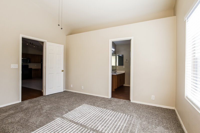2,050/Mo, 3319 W Louise Dr Phoenix, AZ 85027 Main Bedroom View 2