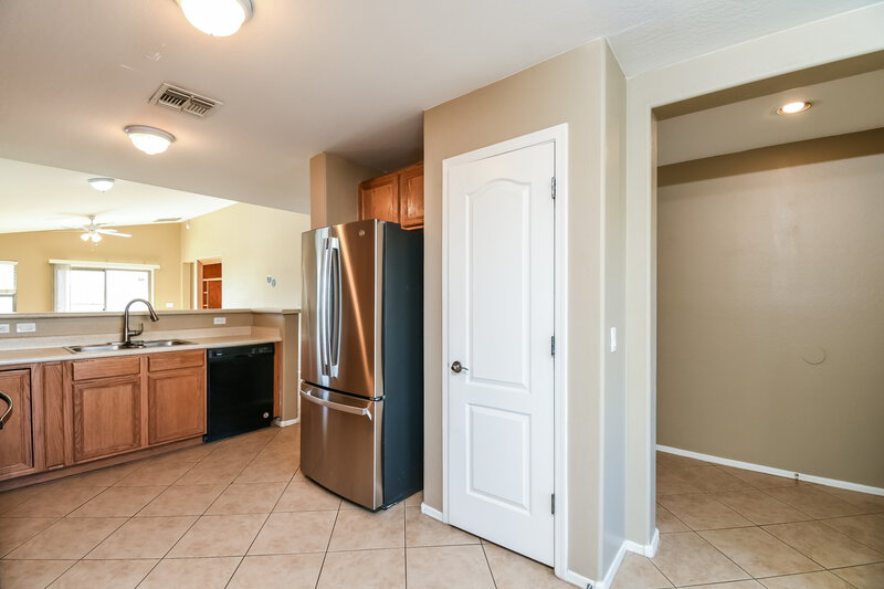 1,935/Mo, 1835 W Desert Canyon Dr Queen Creek, AZ 85142 Kitchen View