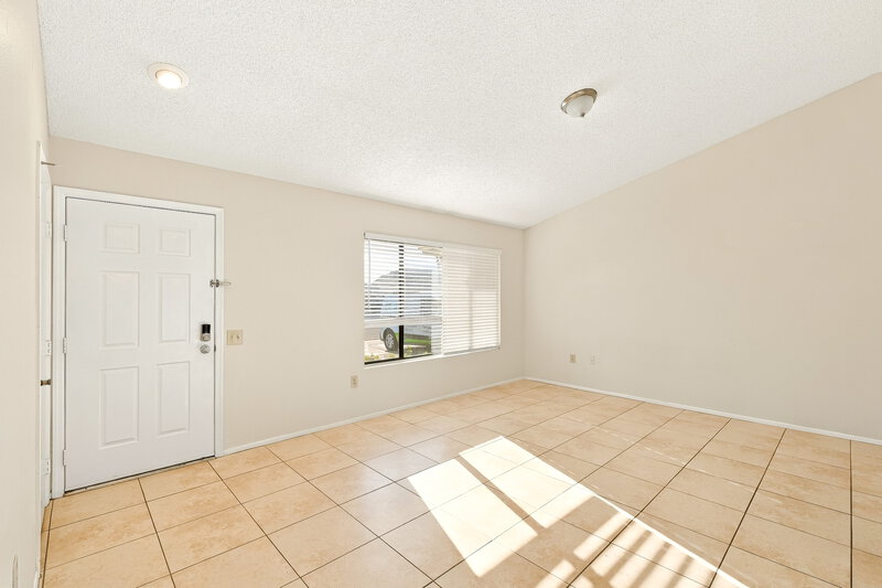 1,680/Mo, 17614 N 133rd Dr Sun City West, AZ 85375 Living Room View 2