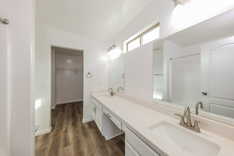 2,295/Mo, 23536 W Chambers St Buckeye, AZ 85326 Main Bathroom View