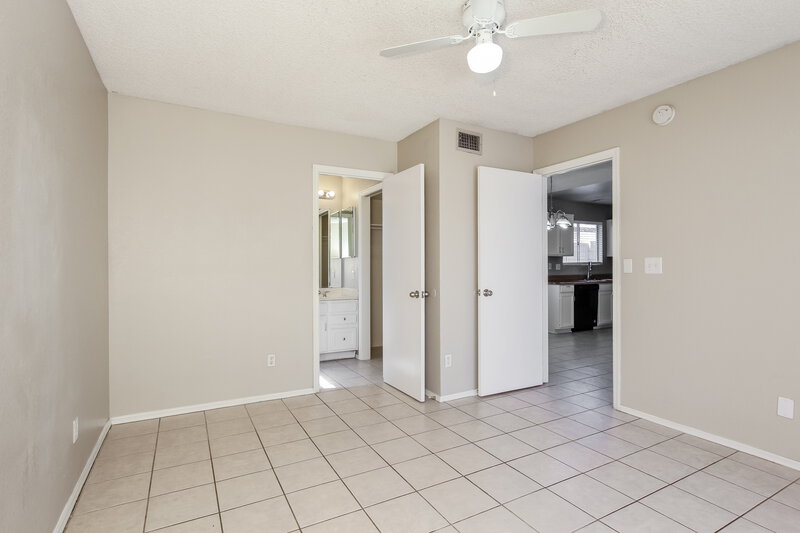 1,950/Mo, 630 E Jensen St Unit 114 Mesa, AZ 85203 Main Bedroom View 2