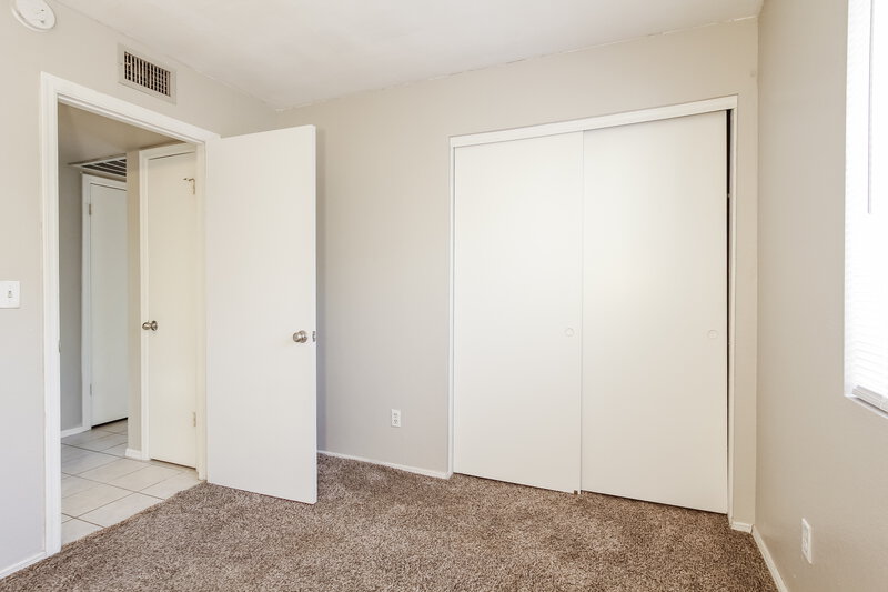 1,950/Mo, 630 E Jensen St Unit 114 Mesa, AZ 85203 Bedroom View 2