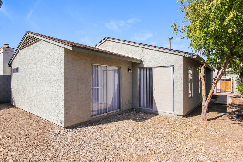 1,950/Mo, 630 E Jensen St Unit 114 Mesa, AZ 85203 Rear View 2