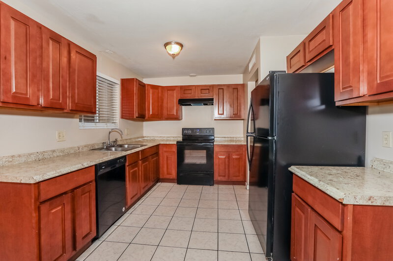 2,325/Mo, 1544 E Clover Mesa, AZ 85203 Kitchen View