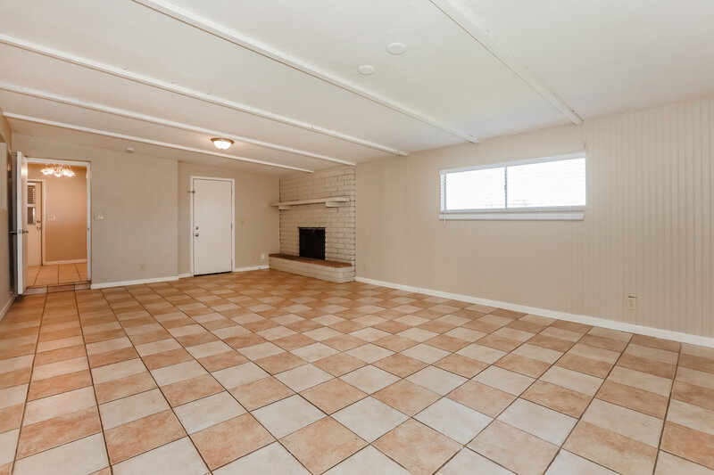 2,325/Mo, 1544 E Clover Mesa, AZ 85203 Family Room View