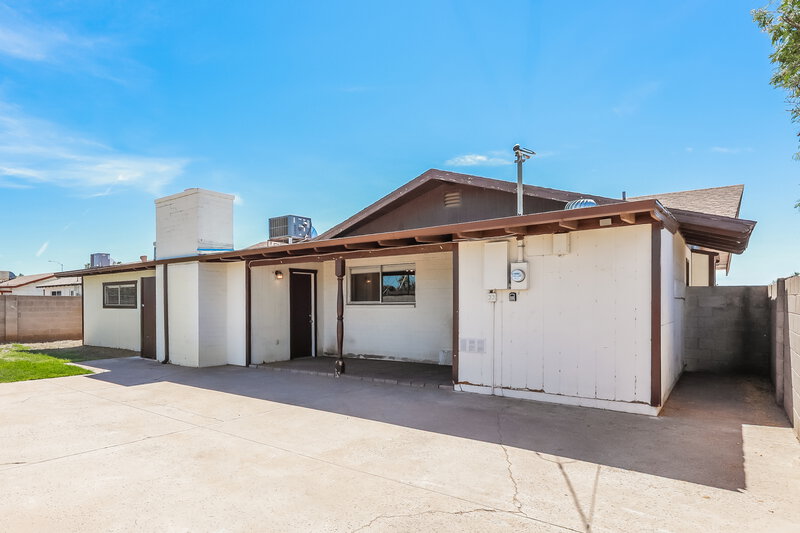 2,325/Mo, 1544 E Clover Mesa, AZ 85203 Rear View