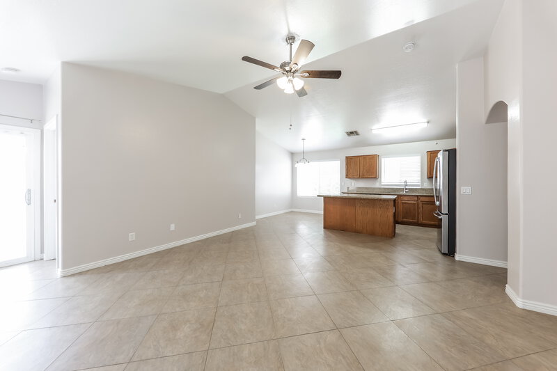 2,620/Mo, 19246 N 31st St Phoenix, AZ 85050 Living Room View