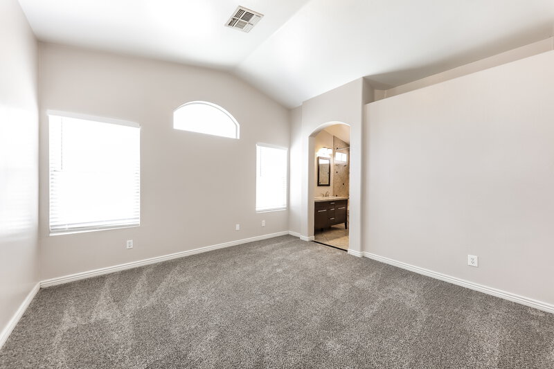 2,620/Mo, 19246 N 31st St Phoenix, AZ 85050 Main Bedroom View 2