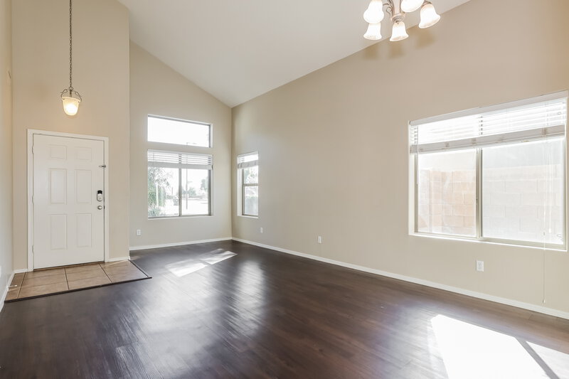 2,080/Mo, 960 N 168th Dr Goodyear, AZ 85338 Living Room View