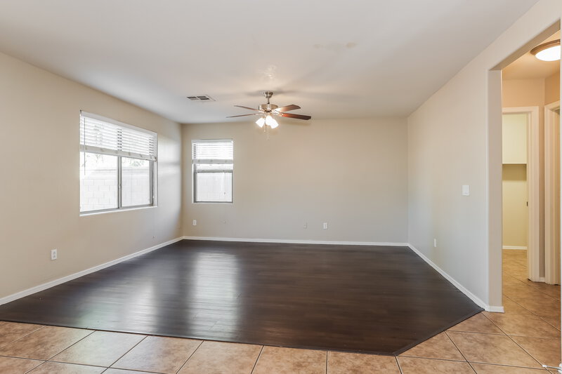 2,080/Mo, 960 N 168th Dr Goodyear, AZ 85338 Breakfast Nook View