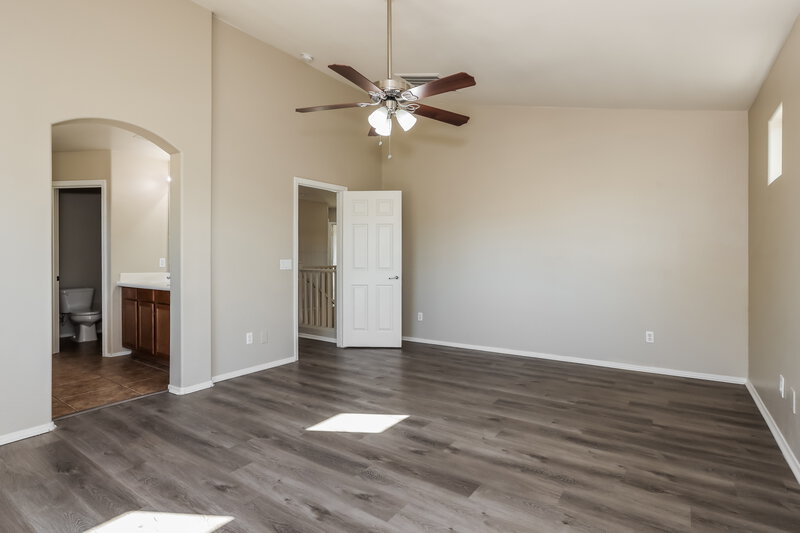 2,080/Mo, 960 N 168th Dr Goodyear, AZ 85338 Main Bedroom View 2