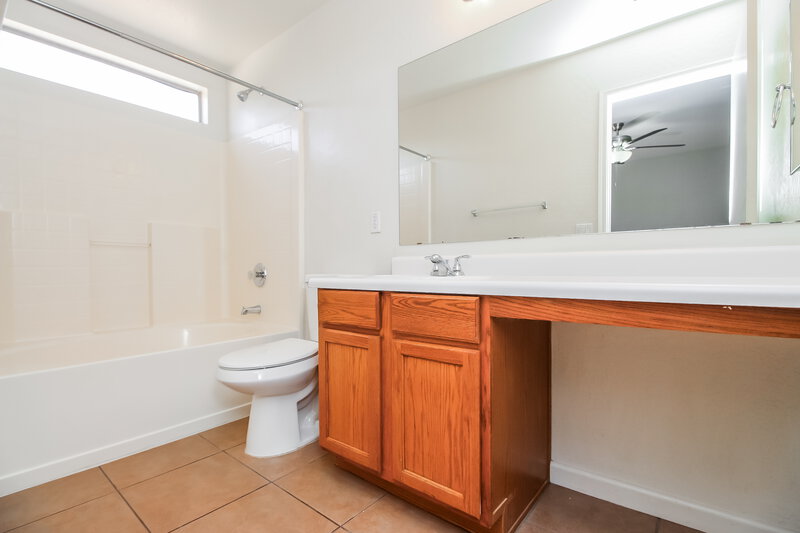 2,220/Mo, 11026 E Delta Ave Mesa, AZ 85208 Main Bathroom View