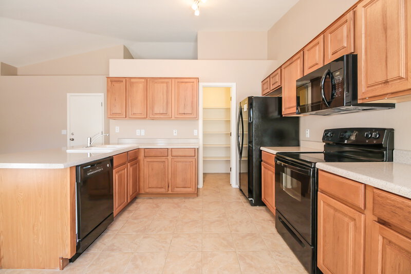 1,960/Mo, 3591 E Magnus Dr San Tan Valley, AZ 85140 Kitchen View 2