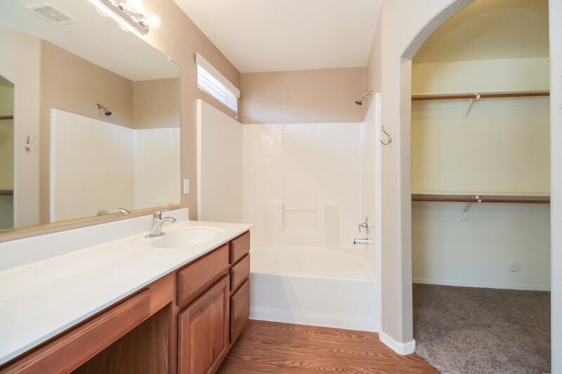 1,960/Mo, 3591 E Magnus Dr San Tan Valley, AZ 85140 Master Bathroom View