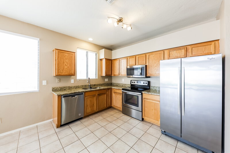 2,050/Mo, 26330 N 68th Dr Peoria, AZ 85383 Kitchen View 2