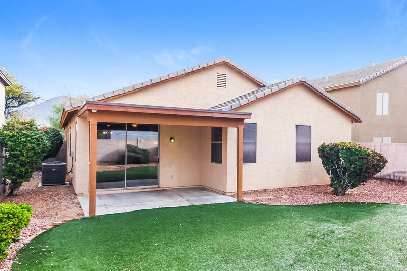 2,050/Mo, 26330 N 68th Dr Peoria, AZ 85383 Rear View