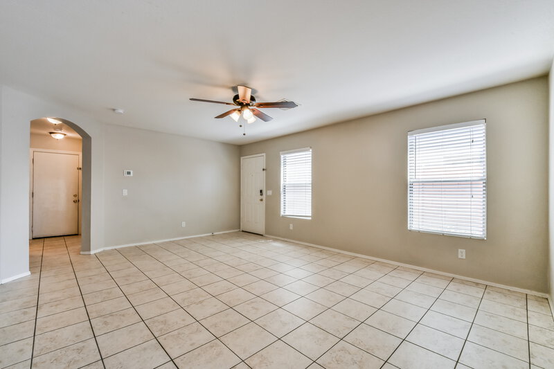1,930/Mo, 10849 E Carol Ave Mesa, AZ 85208 Living Room View 2