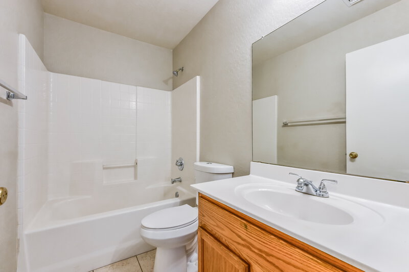 1,930/Mo, 10849 E Carol Ave Mesa, AZ 85208 Bathroom View