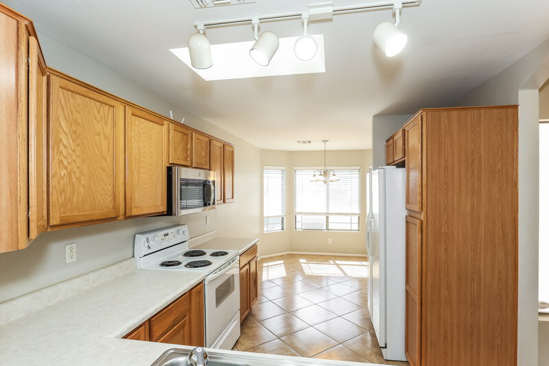 2,160/Mo, 8818 W Salter Dr Peoria, AZ 85382 Kitchen View