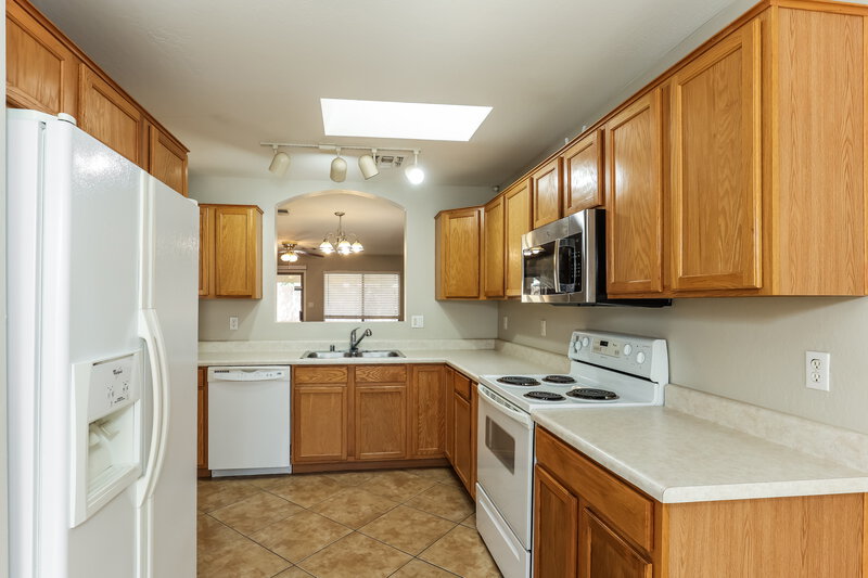 2,160/Mo, 8818 W Salter Dr Peoria, AZ 85382 Kitchen View 2