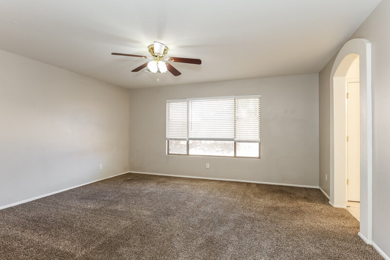 2,160/Mo, 8818 W Salter Dr Peoria, AZ 85382 Main Bedroom View