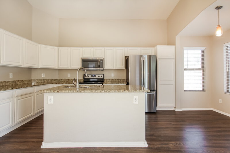 1,950/Mo, 17266 W Durango St Goodyear, AZ 85338 Kitchen View