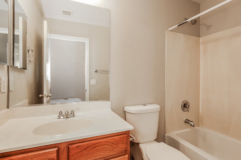 2,730/Mo, 15871 W Linden St Goodyear, AZ 85338 Bathroom View