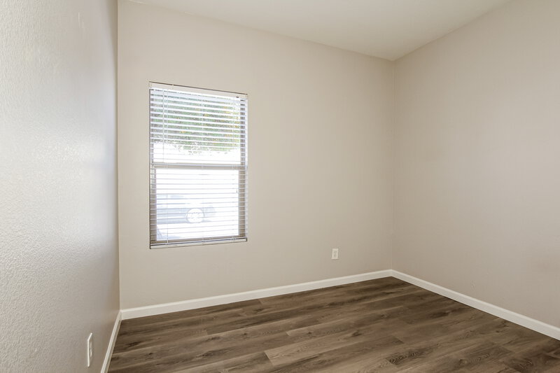 1,940/Mo, 735 E Michigan Ave Phoenix, AZ 85022 Bedroom View