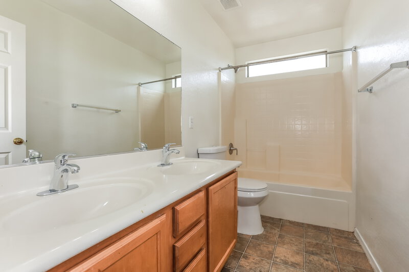 2,185/Mo, 3855 W Belle Ave San Tan Valley, AZ 85144 Bathroom View