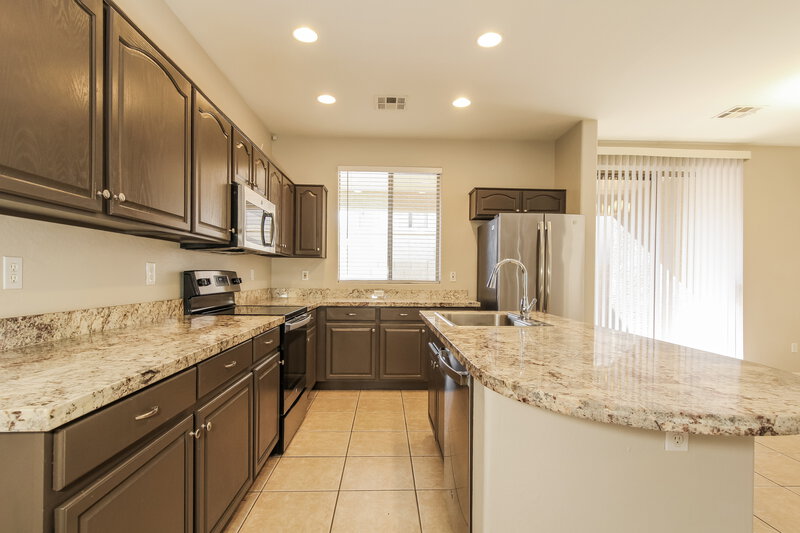 3,330/Mo, 2507 W Old Paint Trl Phoenix, AZ 85086 Kitchen View