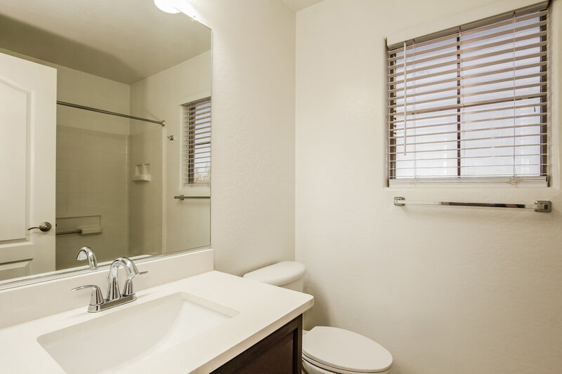 3,330/Mo, 2507 W Old Paint Trl Phoenix, AZ 85086 Bathroom View
