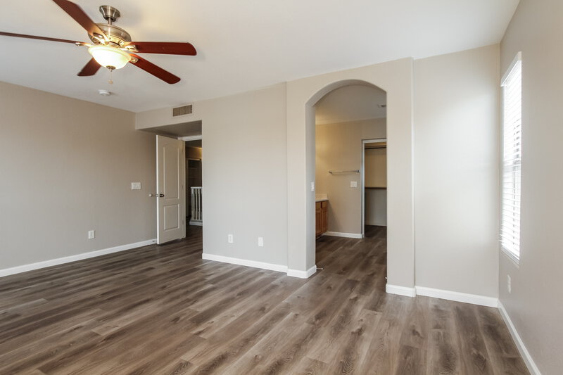 2,110/Mo, 2609 N 128th Dr Avondale, AZ 85392 Main Bedroom View 2