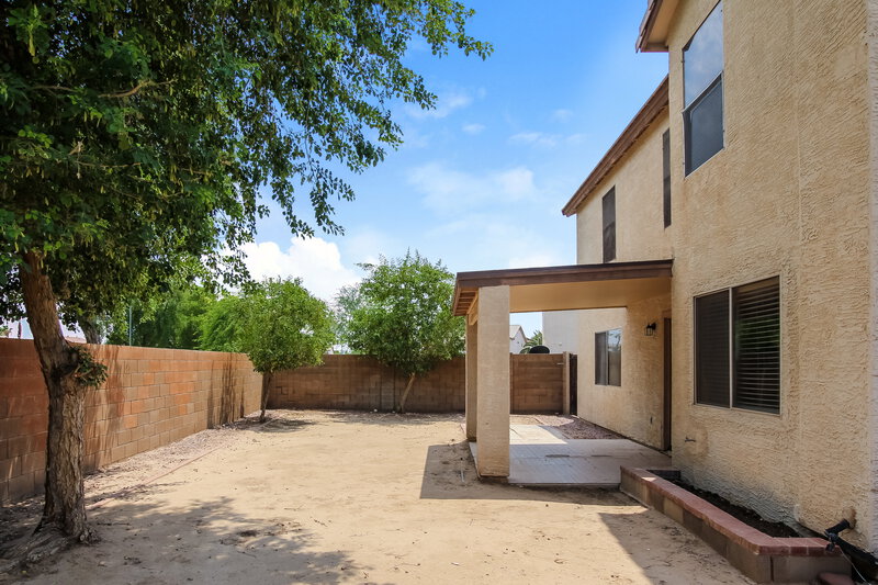 2,110/Mo, 2609 N 128th Dr Avondale, AZ 85392 Rear View 2