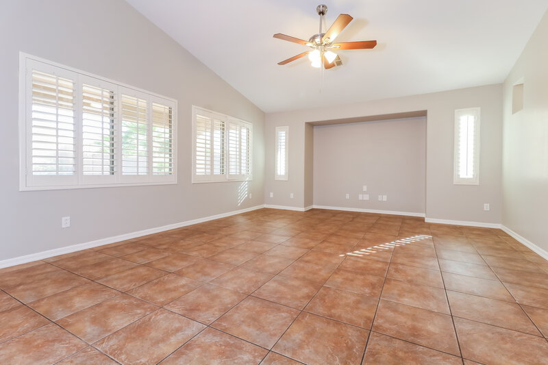 2,250/Mo, 25644 W Magnolia St Buckeye, AZ 85326 Family Room View