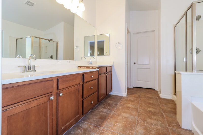 2,250/Mo, 25644 W Magnolia St Buckeye, AZ 85326 Main Bathroom View