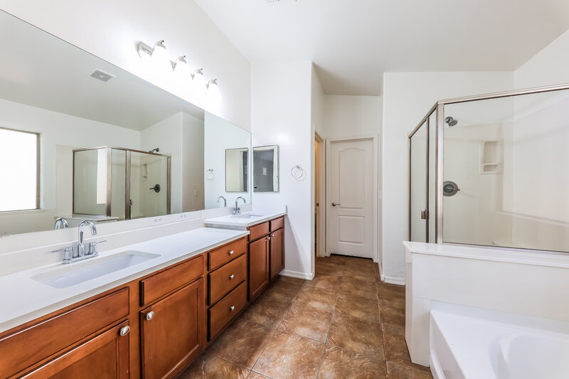 2,060/Mo, 25644 W Magnolia St Buckeye, AZ 85326 Main Bathroom View