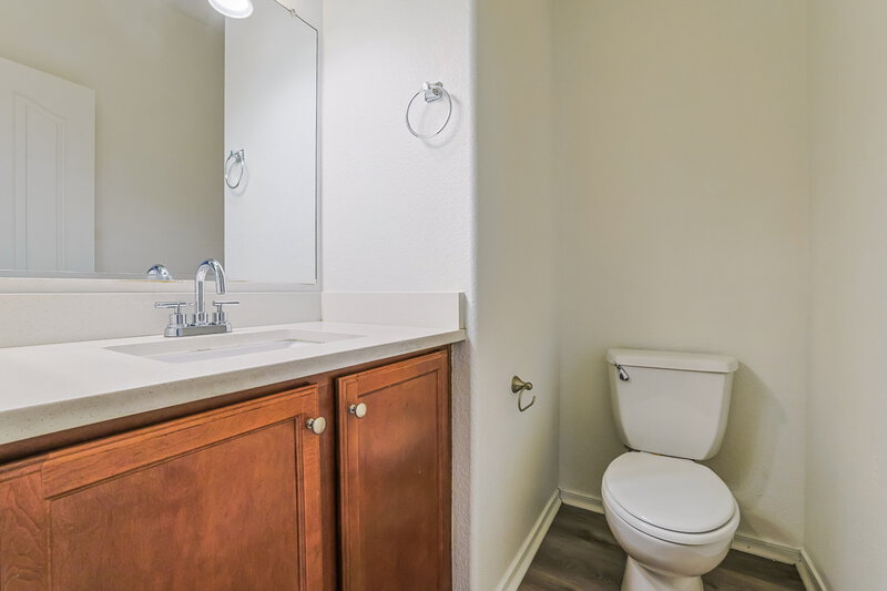 2,510/Mo, 2445 W Spencer Run Phoenix, AZ 85041 Bathroom View 2