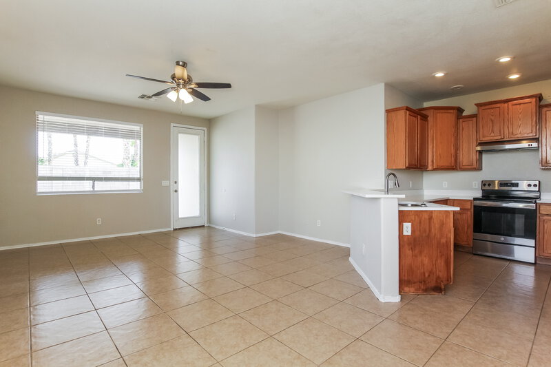 1,950/Mo, 6639 S 17th Ave Phoenix, AZ 85041 Dining Room View