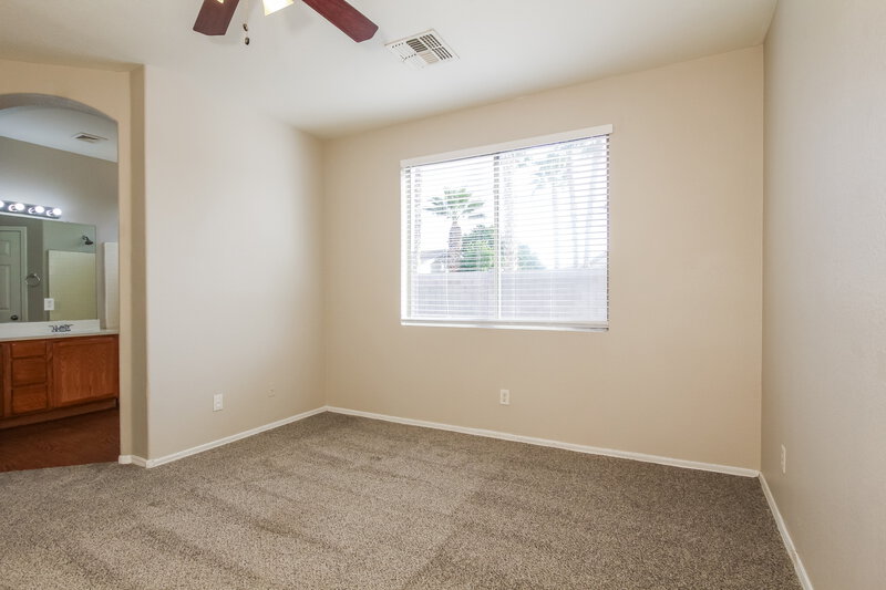 1,950/Mo, 6639 S 17th Ave Phoenix, AZ 85041 Main Bedroom View