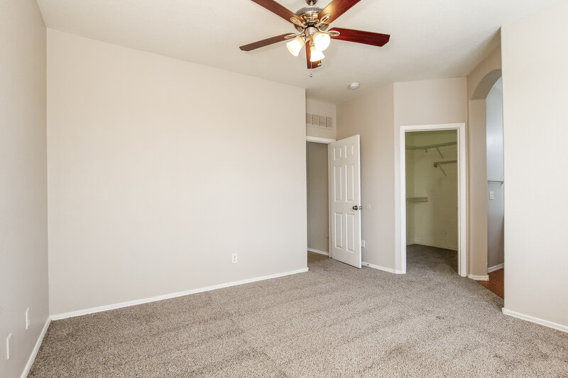 1,950/Mo, 6639 S 17th Ave Phoenix, AZ 85041 Main Bedroom View 2